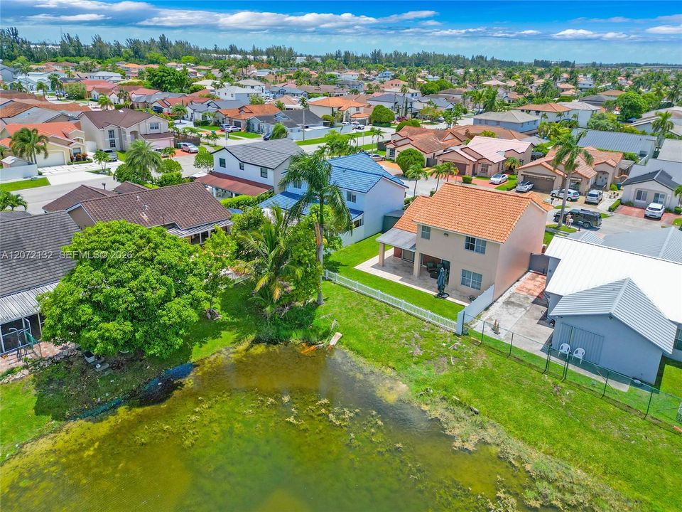 En Venta: $840,000 (4 camas, 3 baños, 2676 Pies cuadrados)