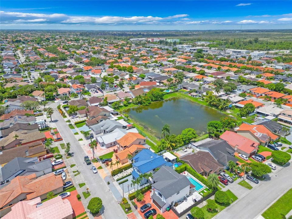 En Venta: $840,000 (4 camas, 3 baños, 2676 Pies cuadrados)