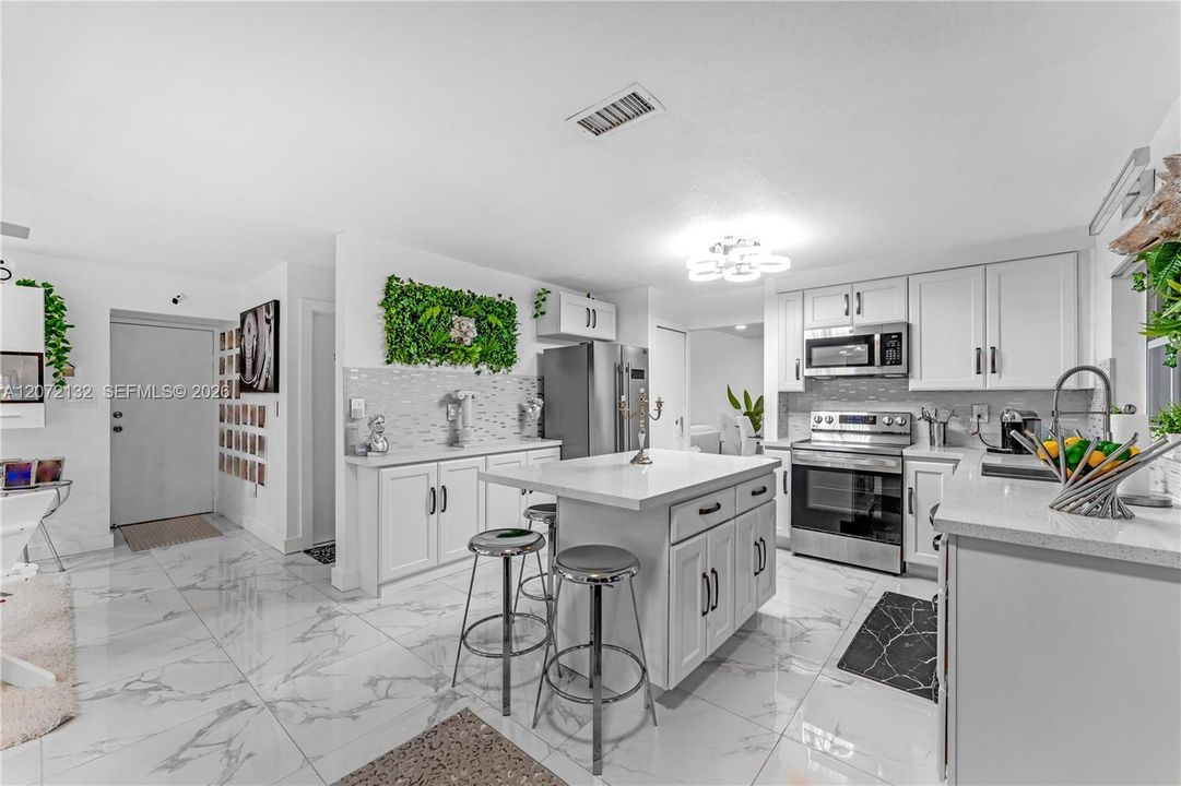 En Venta: $840,000 (4 camas, 3 baños, 2676 Pies cuadrados)