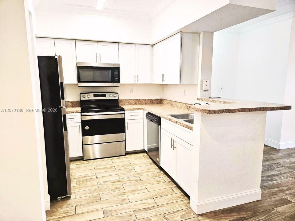 For Rent: $2,000 (1 beds, 1 baths, 690 Square Feet)