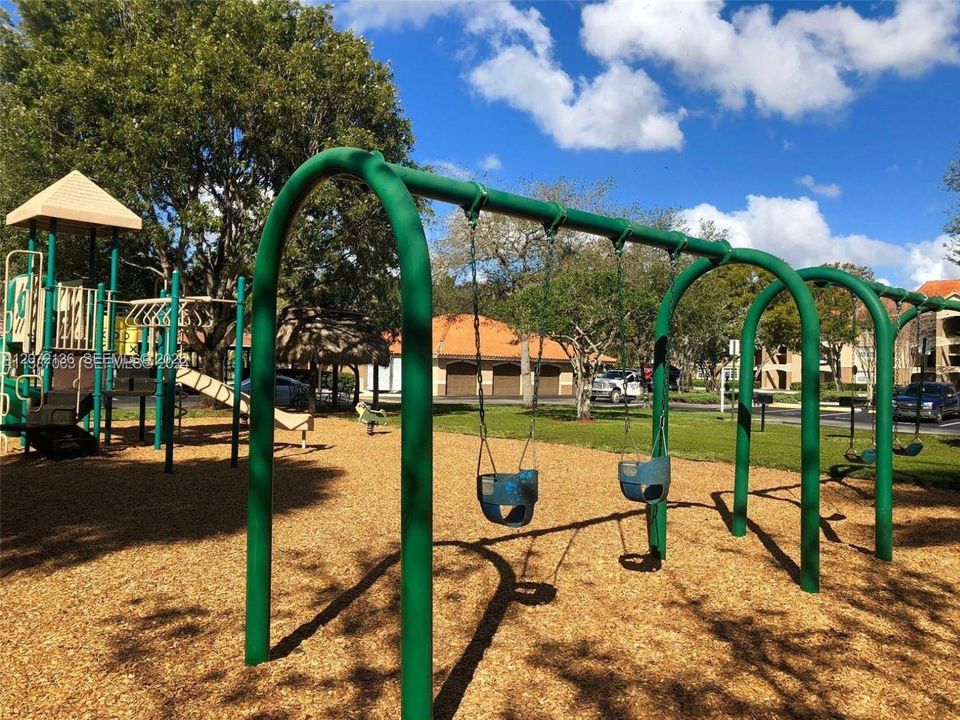 For Rent: $2,000 (1 beds, 1 baths, 690 Square Feet)