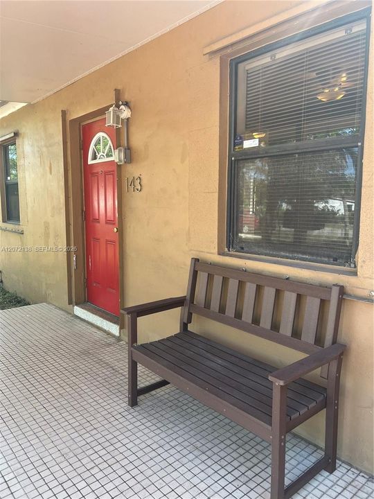 For Sale: $300,000 (3 beds, 1 baths, 920 Square Feet)