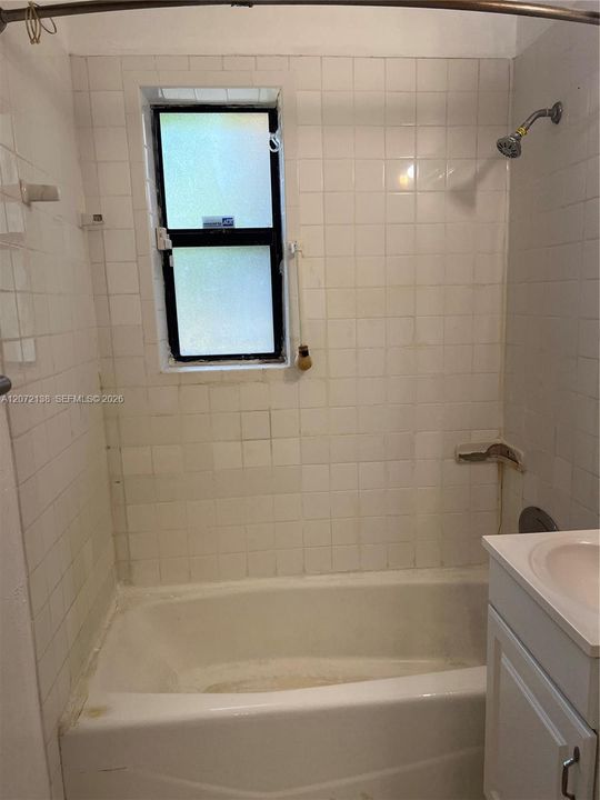 For Sale: $300,000 (3 beds, 1 baths, 920 Square Feet)