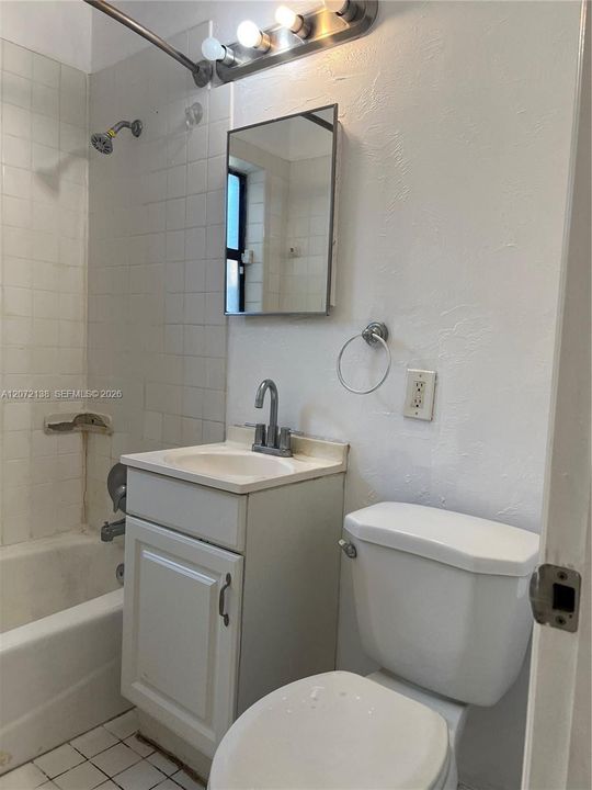 For Sale: $300,000 (3 beds, 1 baths, 920 Square Feet)