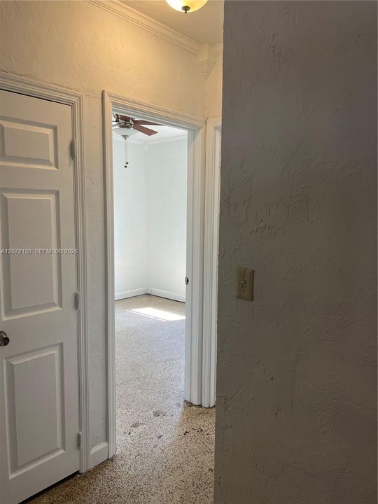 For Sale: $300,000 (3 beds, 1 baths, 920 Square Feet)