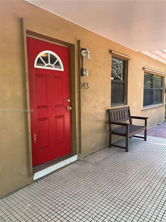 For Sale: $300,000 (3 beds, 1 baths, 920 Square Feet)