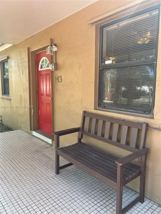 For Sale: $300,000 (3 beds, 1 baths, 920 Square Feet)