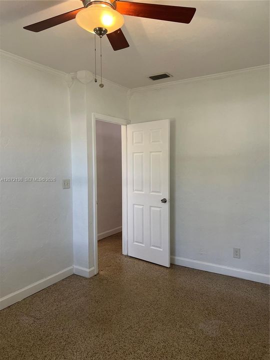 For Sale: $300,000 (3 beds, 1 baths, 920 Square Feet)