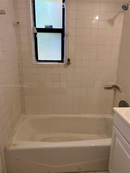 For Sale: $300,000 (3 beds, 1 baths, 920 Square Feet)