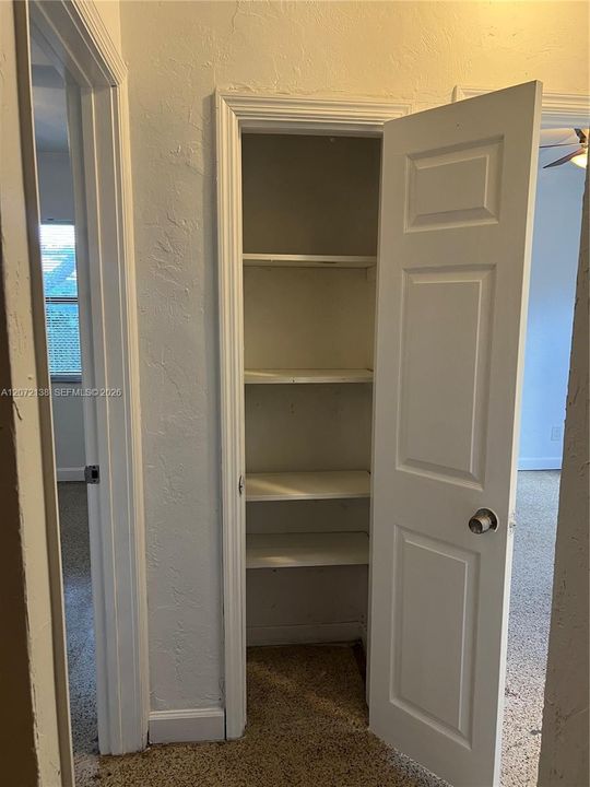 For Sale: $300,000 (3 beds, 1 baths, 920 Square Feet)