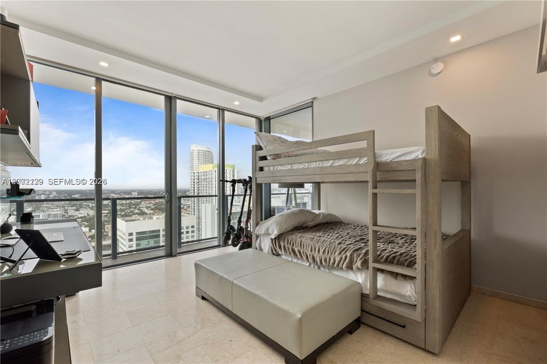 В аренду: $9,200 (3 спален, 3 ванн, 1675 Квадратных фут)