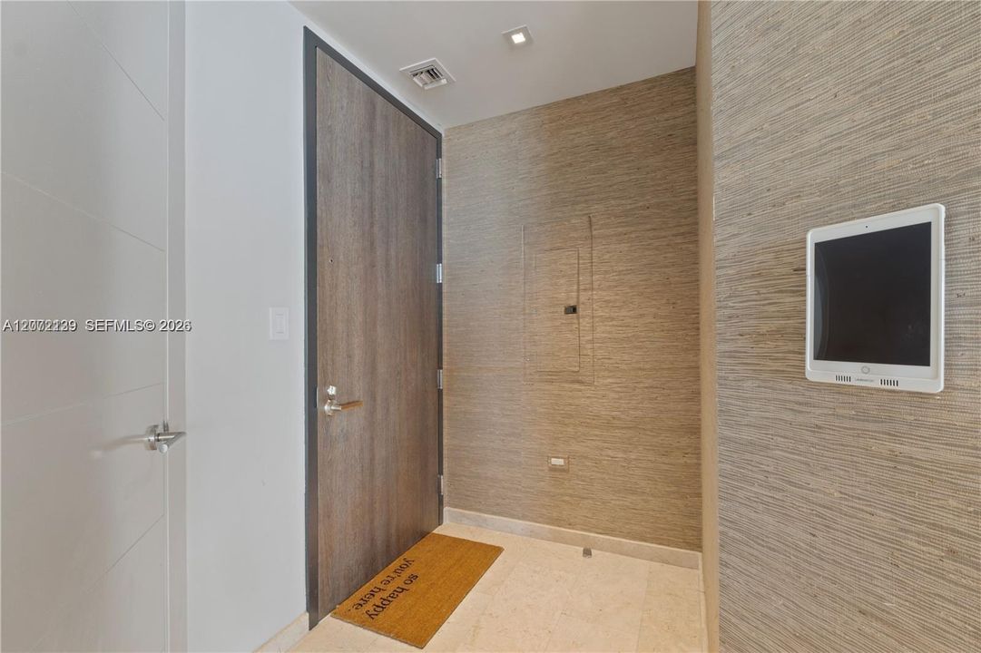В аренду: $9,200 (3 спален, 3 ванн, 1675 Квадратных фут)