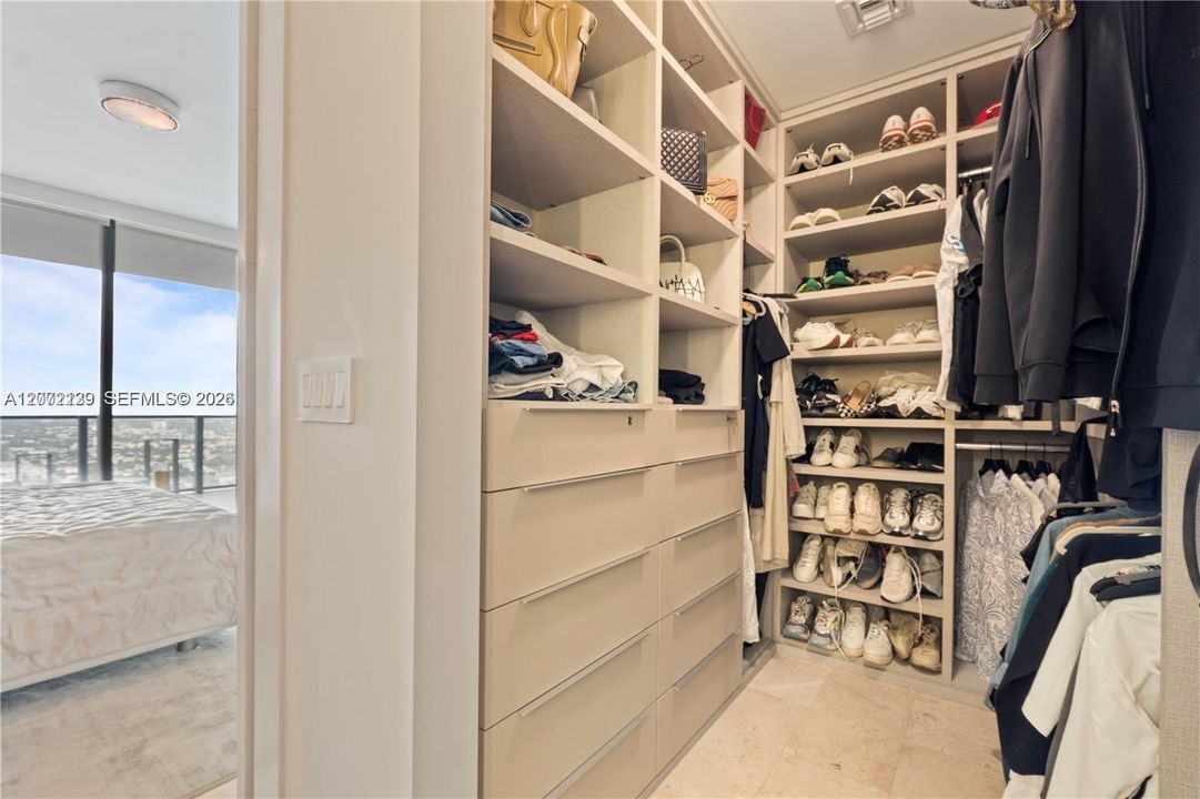 В аренду: $9,200 (3 спален, 3 ванн, 1675 Квадратных фут)