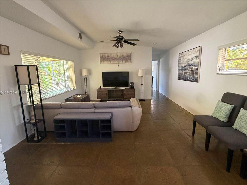 For Sale: $769,000 (2 beds, 2 baths, 1280 Square Feet)