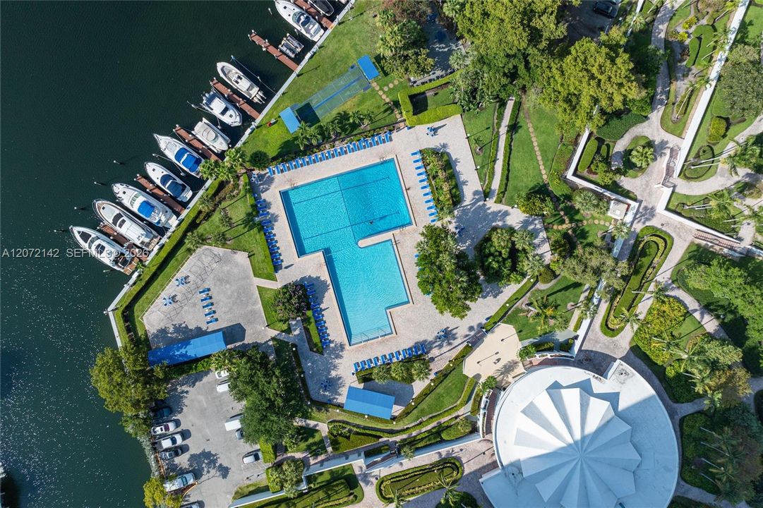 На продажу: $229,000 (1 спален, 1 ванн, 950 Квадратных фут)