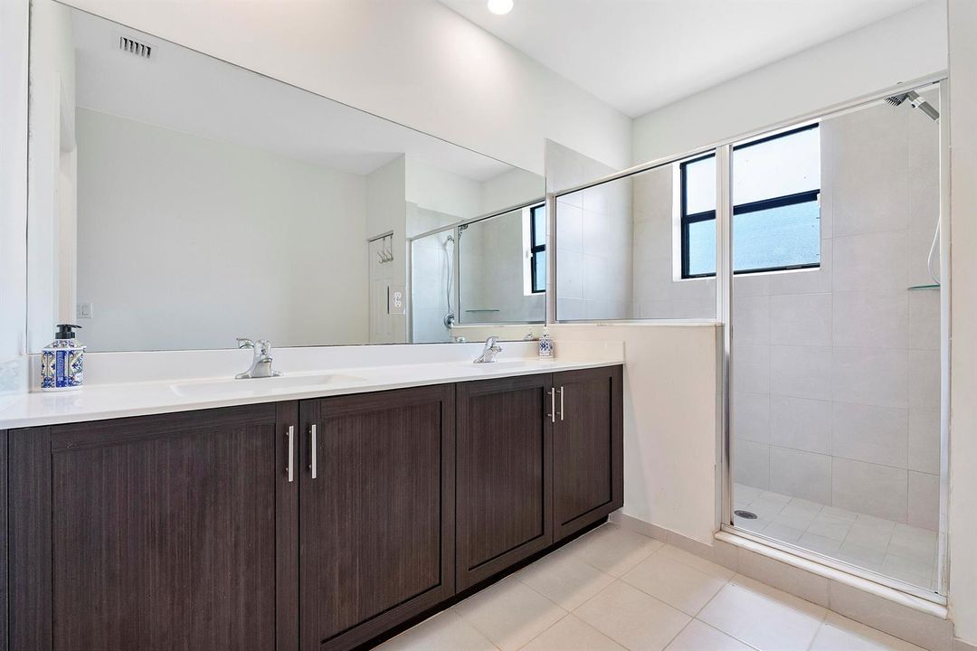4721 Santa Cruz Way_030