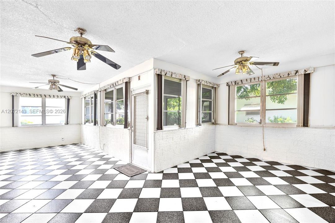 En Venta: $344,900 (2 camas, 2 baños, 1682 Pies cuadrados)