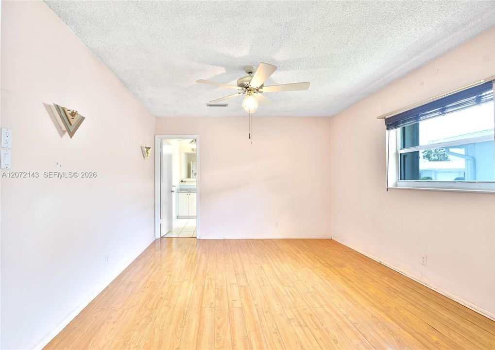 En Venta: $344,900 (2 camas, 2 baños, 1682 Pies cuadrados)
