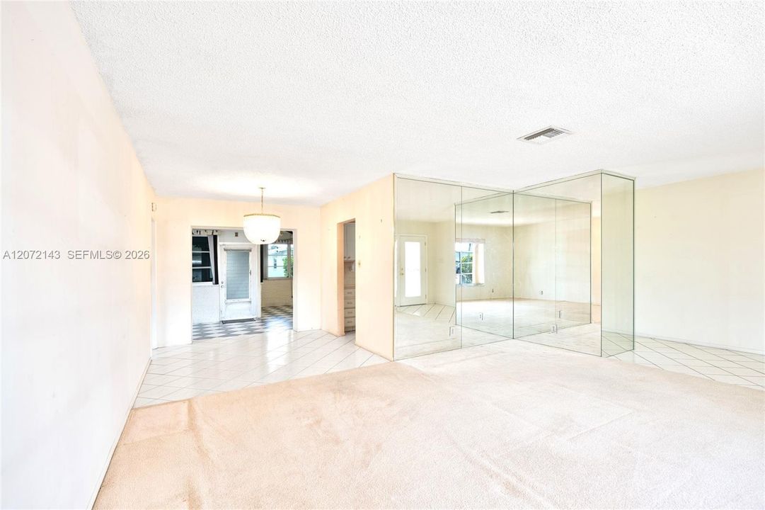 En Venta: $344,900 (2 camas, 2 baños, 1682 Pies cuadrados)
