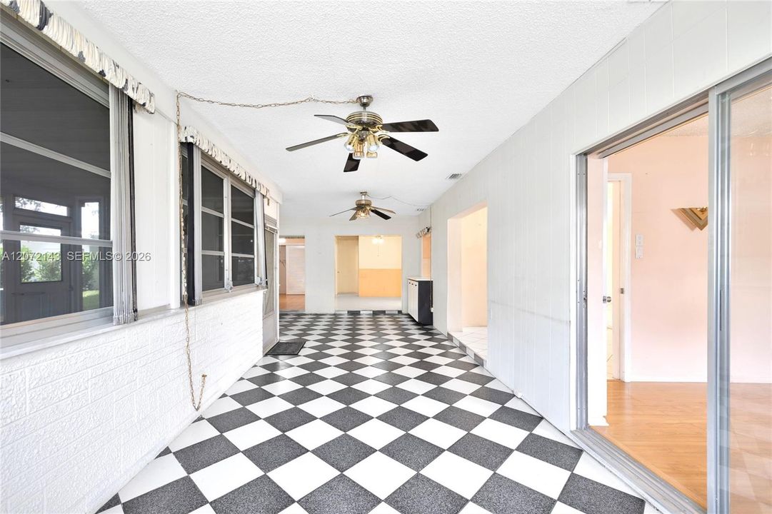 En Venta: $344,900 (2 camas, 2 baños, 1682 Pies cuadrados)