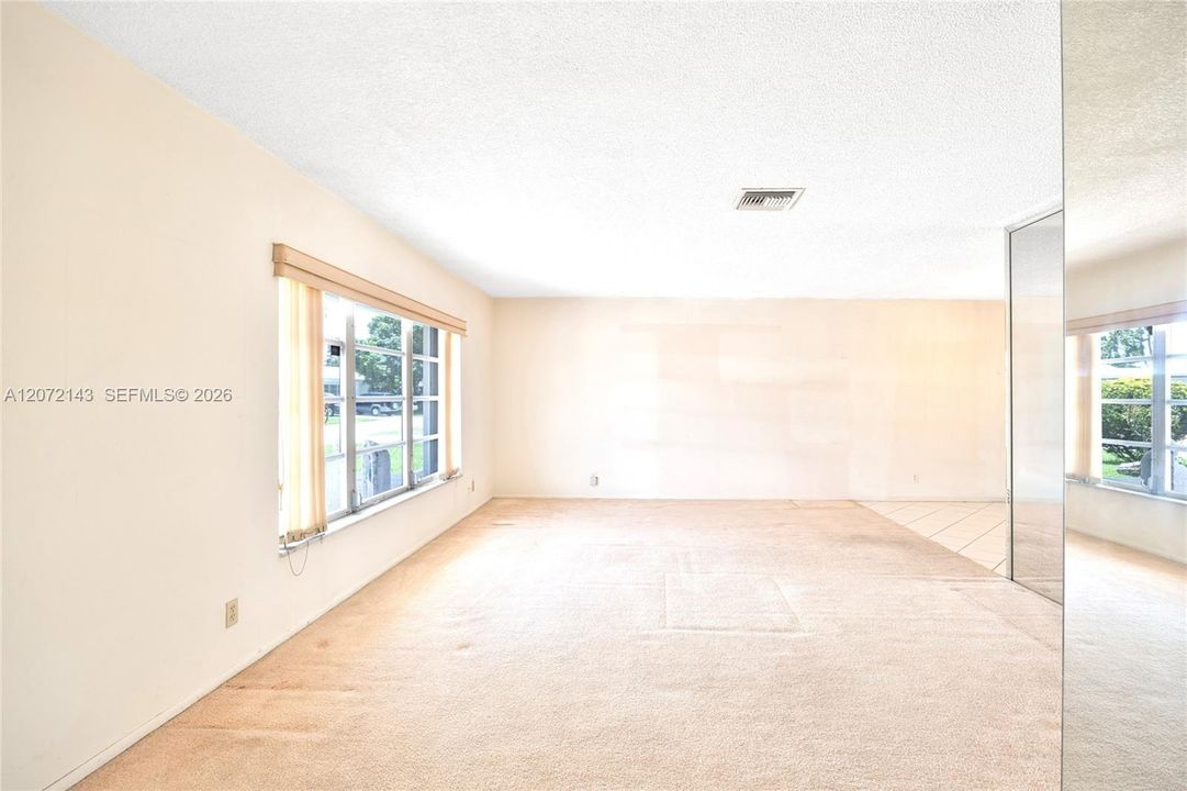 En Venta: $344,900 (2 camas, 2 baños, 1682 Pies cuadrados)