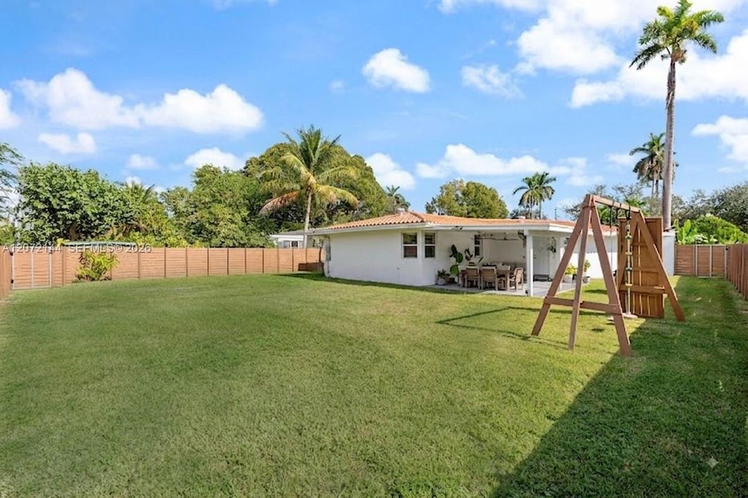 На продажу: $1,099,000 (3 спален, 2 ванн, 1629 Квадратных фут)