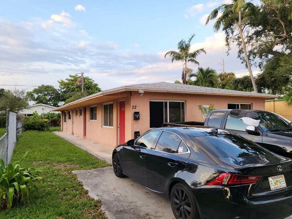 22 SW 9th St Front