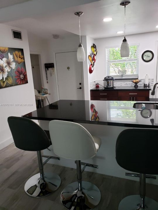 For Rent: $2,500 (2 beds, 2 baths, 1092 Square Feet)
