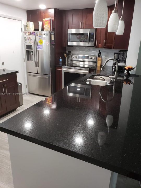 For Rent: $2,500 (2 beds, 2 baths, 1092 Square Feet)