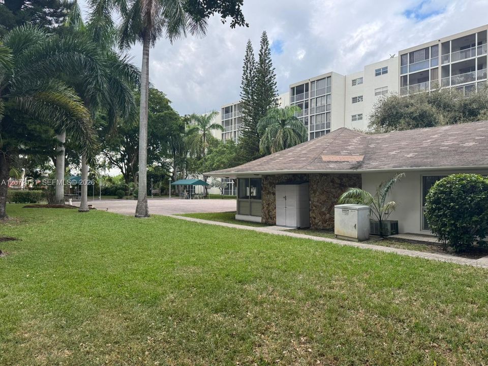 For Rent: $2,500 (2 beds, 2 baths, 1092 Square Feet)