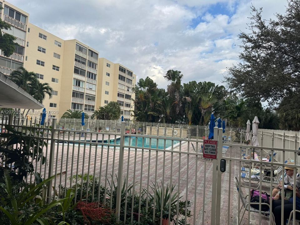For Rent: $2,500 (2 beds, 2 baths, 1092 Square Feet)