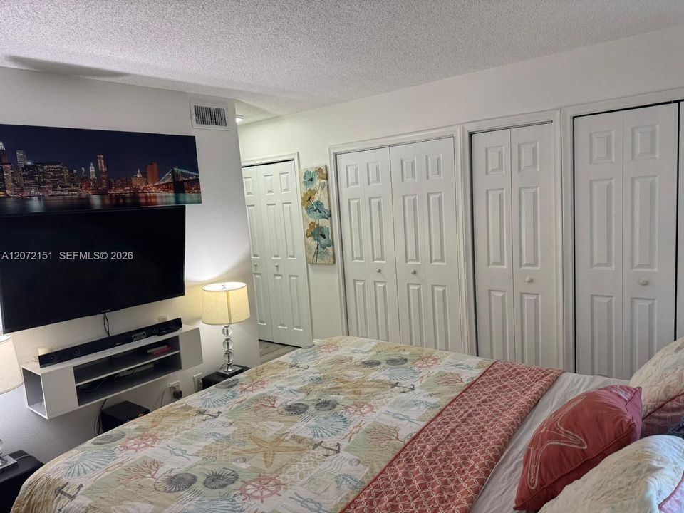 For Rent: $2,500 (2 beds, 2 baths, 1092 Square Feet)