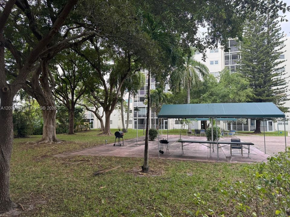 For Rent: $2,500 (2 beds, 2 baths, 1092 Square Feet)