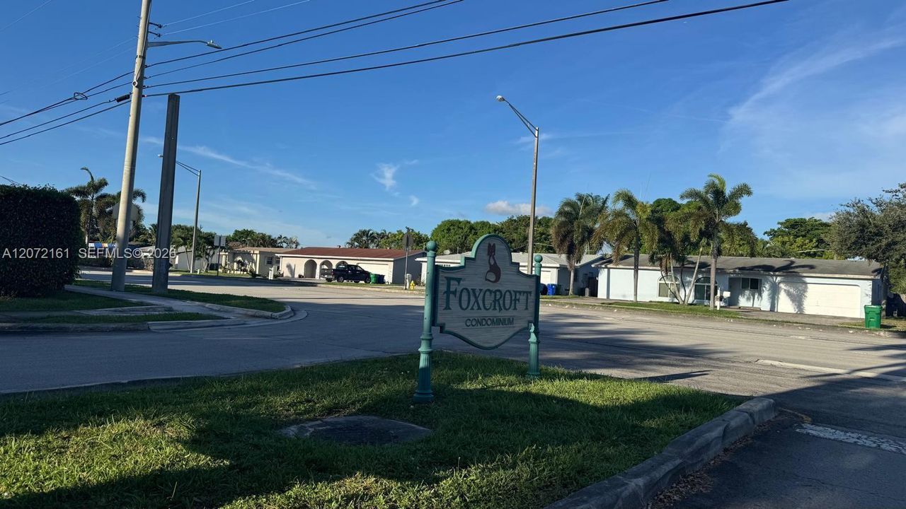For Sale: $240,000 (2 beds, 2 baths, 1040 Square Feet)