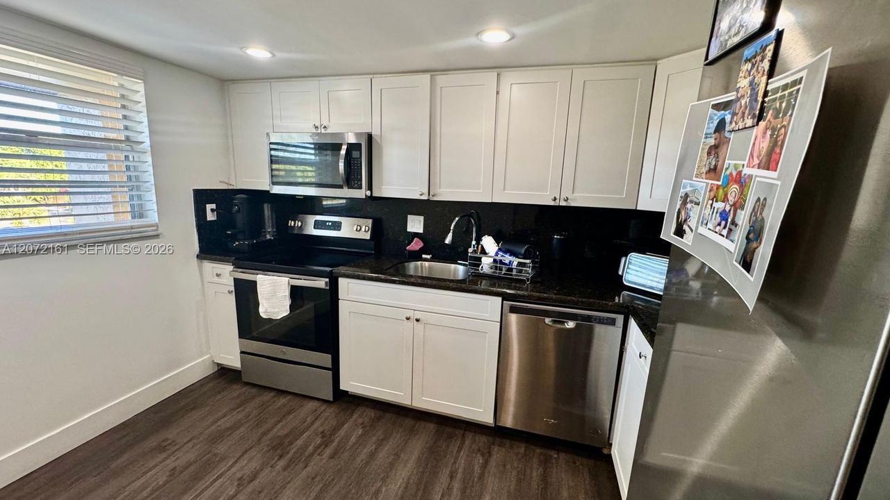 For Sale: $240,000 (2 beds, 2 baths, 1040 Square Feet)