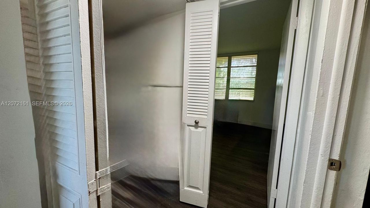 For Sale: $240,000 (2 beds, 2 baths, 1040 Square Feet)