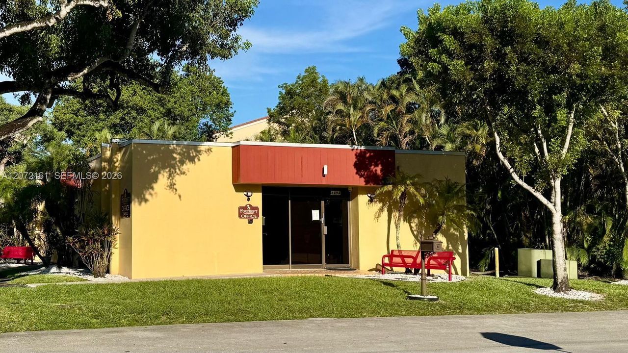For Sale: $240,000 (2 beds, 2 baths, 1040 Square Feet)