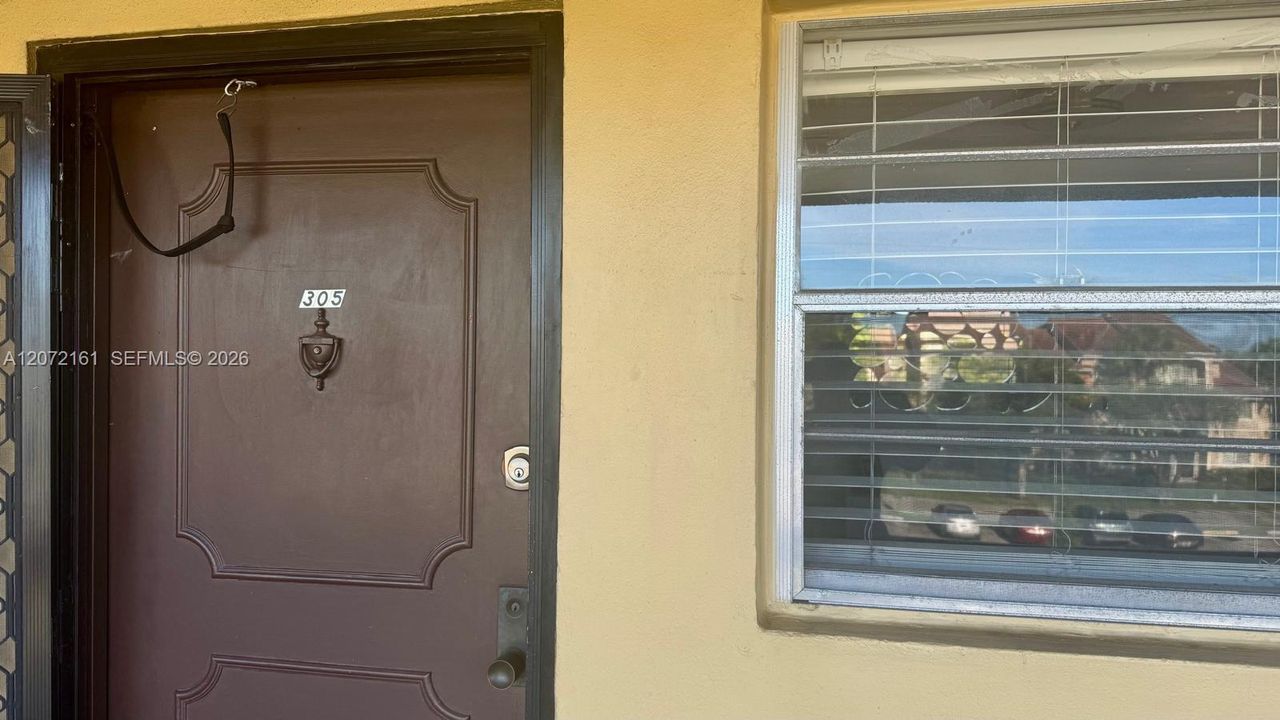 For Sale: $240,000 (2 beds, 2 baths, 1040 Square Feet)