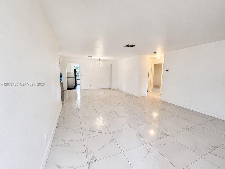 For Rent: $3,399 (4 beds, 2 baths, 1679 Square Feet)