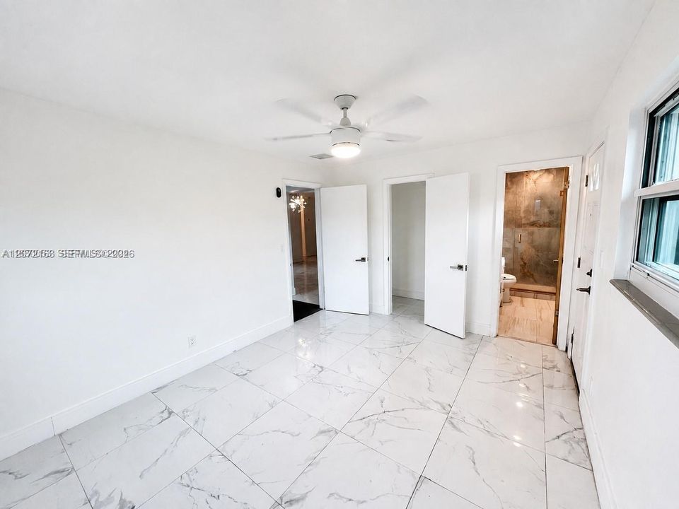For Rent: $3,399 (4 beds, 2 baths, 1679 Square Feet)
