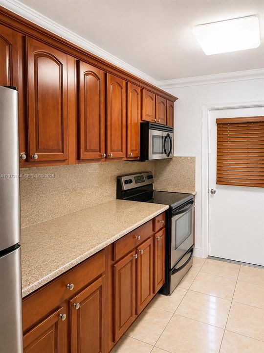For Sale: $179,900 (1 beds, 1 baths, 764 Square Feet)