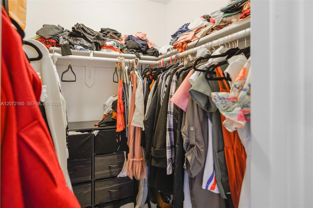 Primary bed has 2 walking closets.