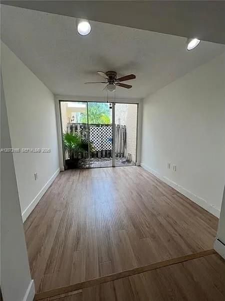 На продажу: $345,000 (3 спален, 2 ванн, 952 Квадратных фут)