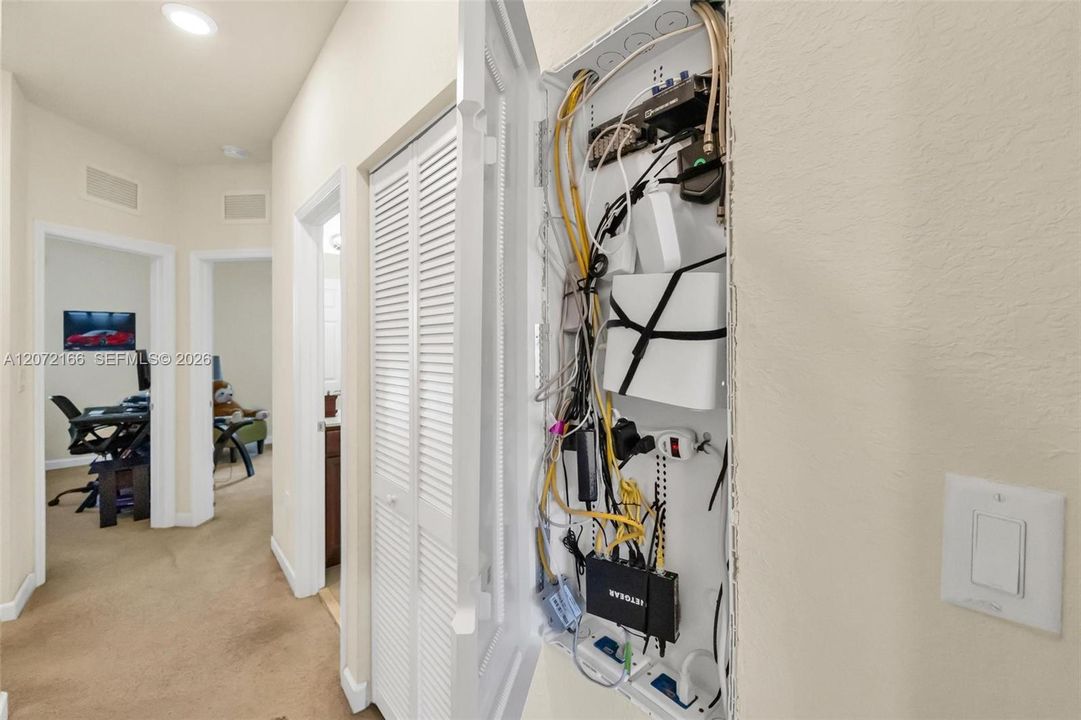 For Rent: $3,250 (3 beds, 2 baths, 1565 Square Feet)