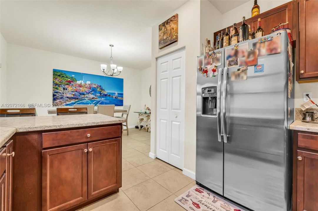 For Rent: $3,250 (3 beds, 2 baths, 1565 Square Feet)