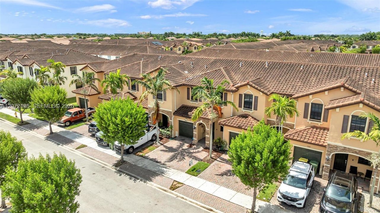 For Rent: $3,250 (3 beds, 2 baths, 1565 Square Feet)