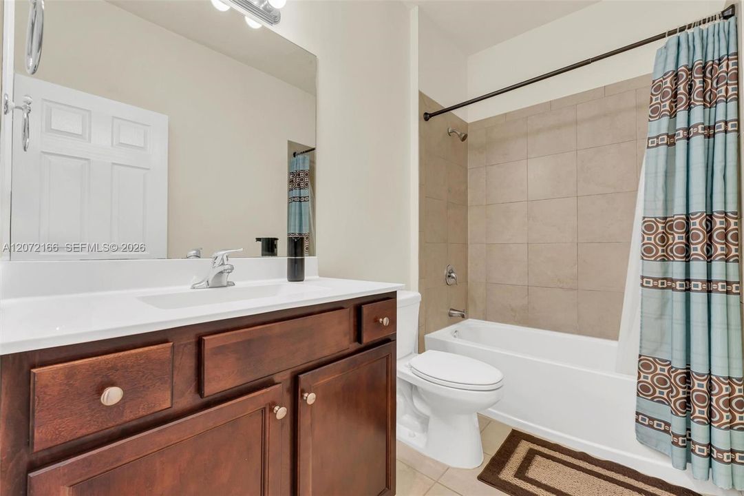 For Rent: $3,250 (3 beds, 2 baths, 1565 Square Feet)