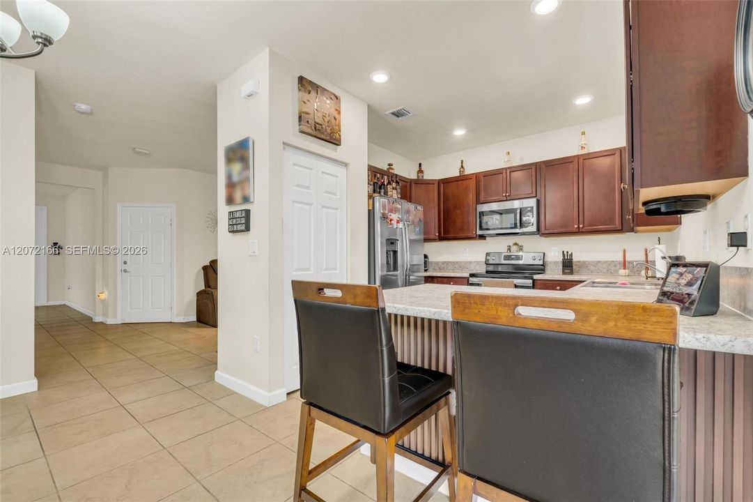 For Rent: $3,250 (3 beds, 2 baths, 1565 Square Feet)