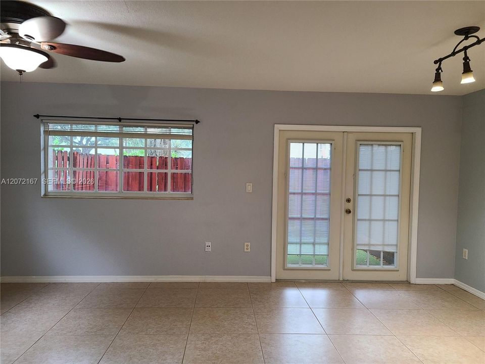 For Rent: $2,790 (3 beds, 2 baths, 1465 Square Feet)