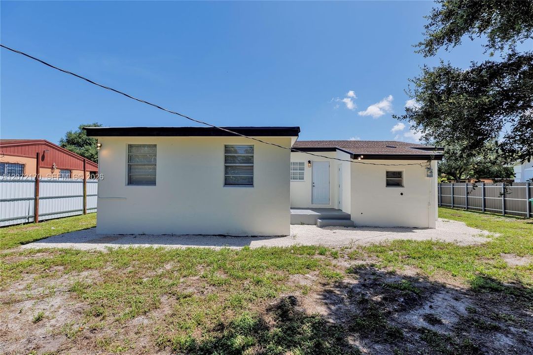 For Sale: $589,900 (4 beds, 2 baths, 1308 Square Feet)